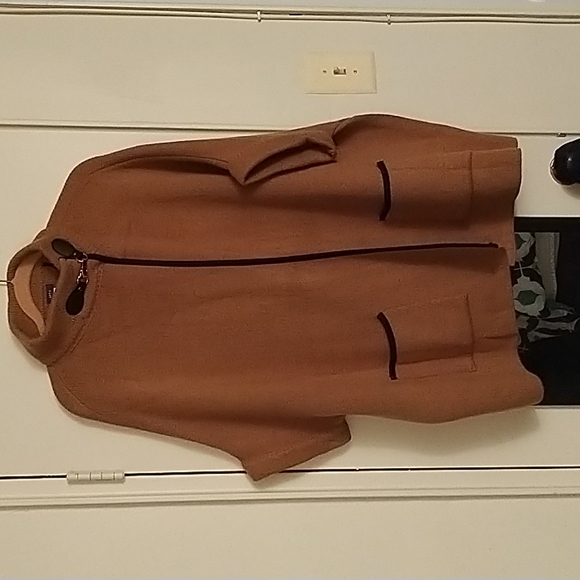 Apt 9 - Picture 1 of 5